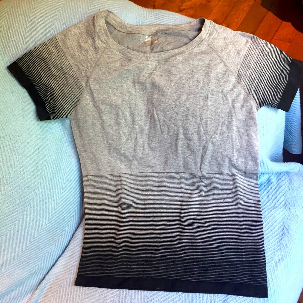 Grey gradient athletic tee